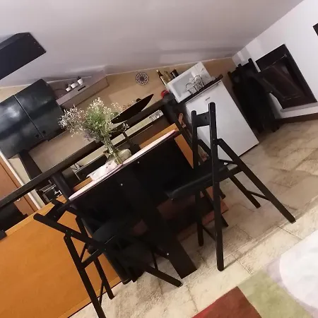 アパート Jozef House